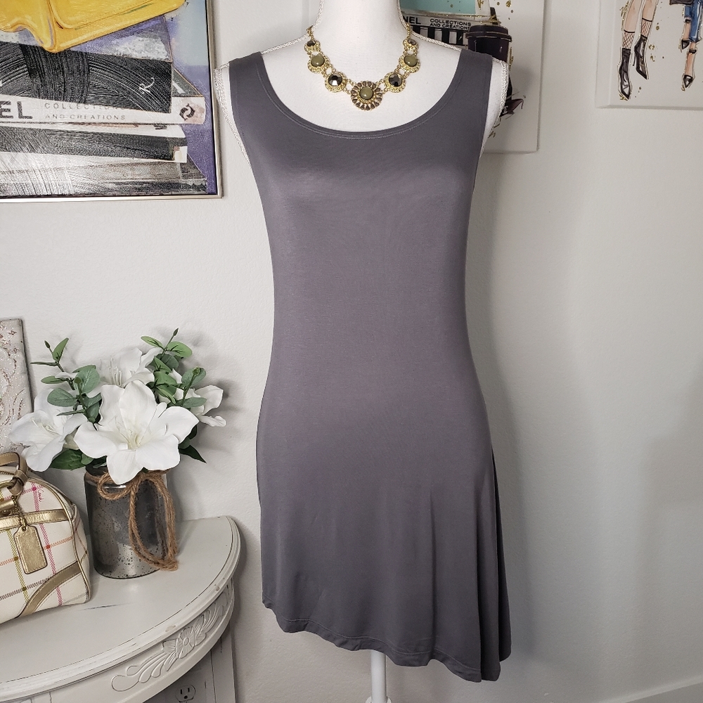 LOGO - Asymmetrical Sleeveless Layering Long Tank